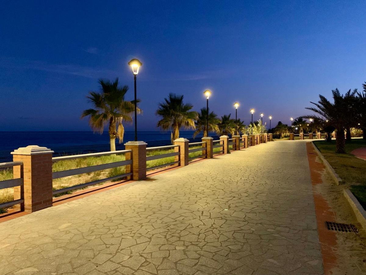 Appartamento nuovo Wi-Fi e cablato ethernet a pochi passi dal mare  Santa Caterina Dello Ionio Marina Esterno foto